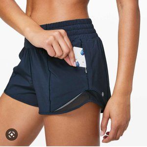 Lululemon Hotty Hot shorts 2.5” True Navy size 4